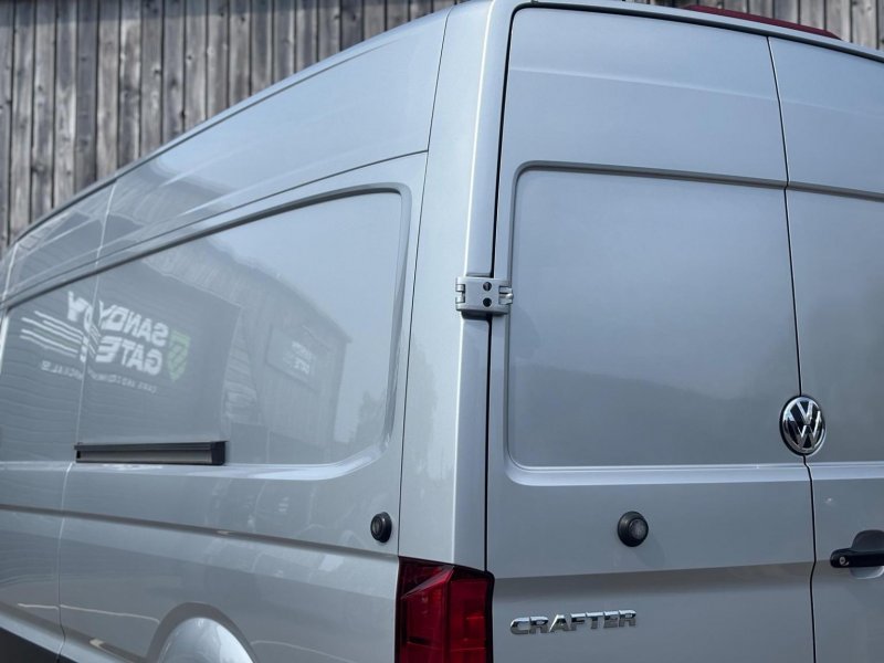VOLKSWAGEN CRAFTER