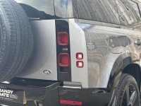 LAND ROVER DEFENDER 110