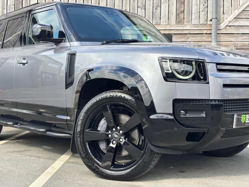LAND ROVER DEFENDER 110