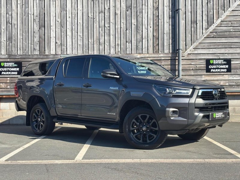 TOYOTA HILUX