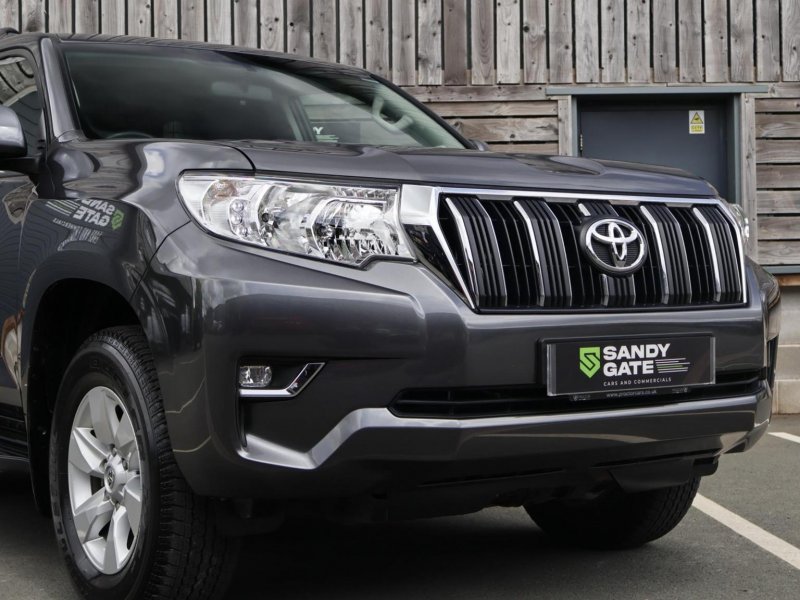 TOYOTA LAND CRUISER