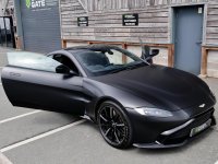 ASTON MARTIN VANTAGE