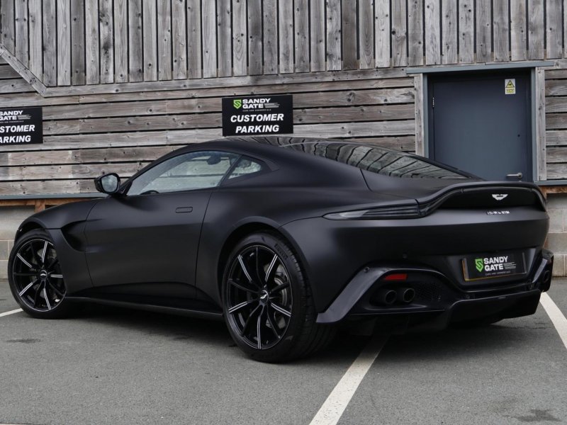 ASTON MARTIN VANTAGE
