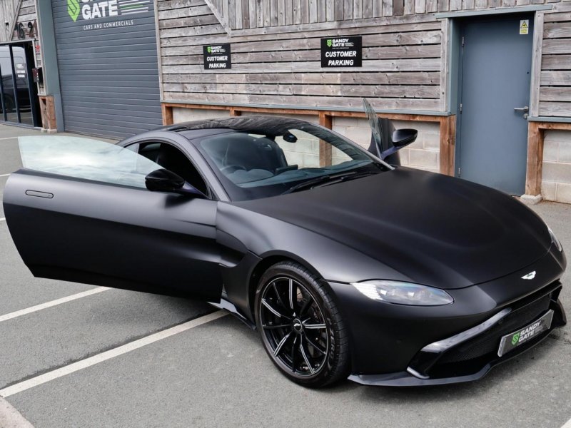 ASTON MARTIN VANTAGE