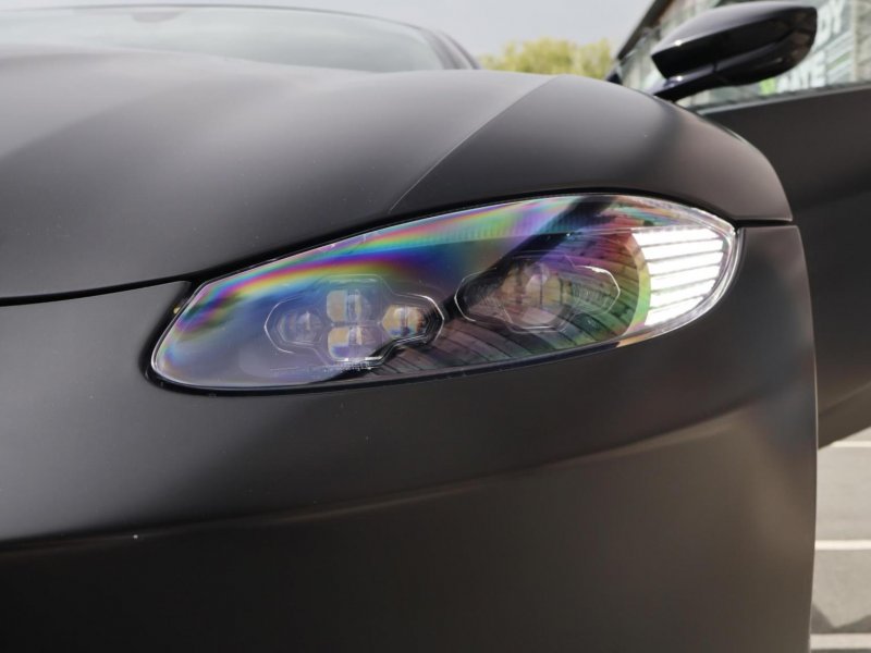 ASTON MARTIN VANTAGE