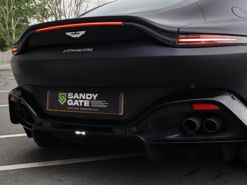 ASTON MARTIN VANTAGE