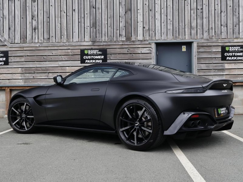 ASTON MARTIN VANTAGE