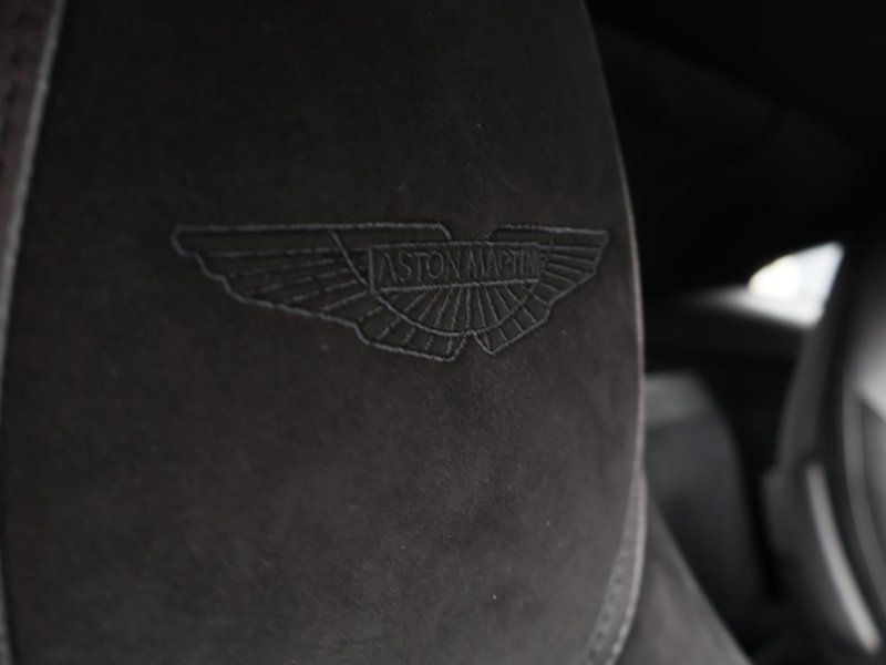 ASTON MARTIN VANTAGE