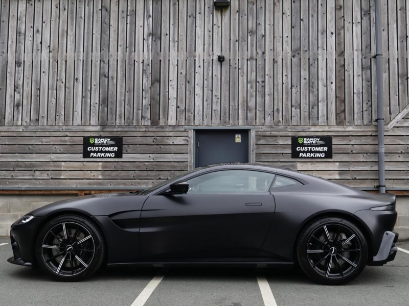 ASTON MARTIN VANTAGE