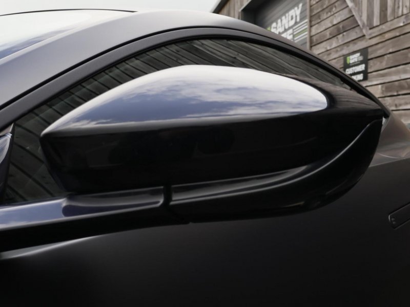 ASTON MARTIN VANTAGE