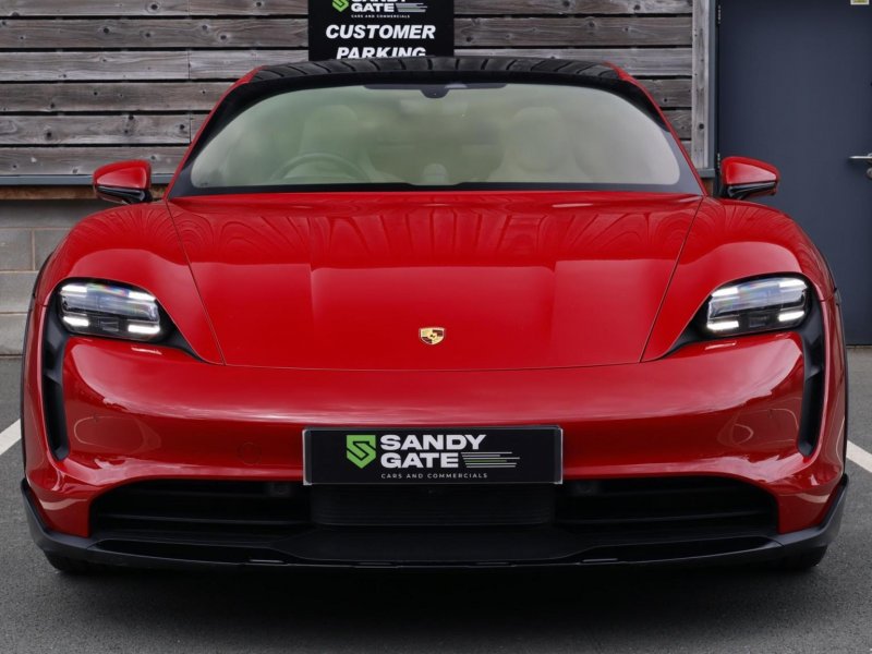 PORSCHE TAYCAN