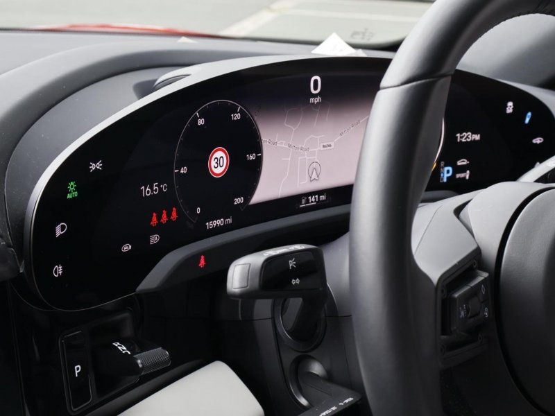 PORSCHE TAYCAN